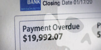 Digital banking screen showing large overdue payment, a potential consequence of pirate services
